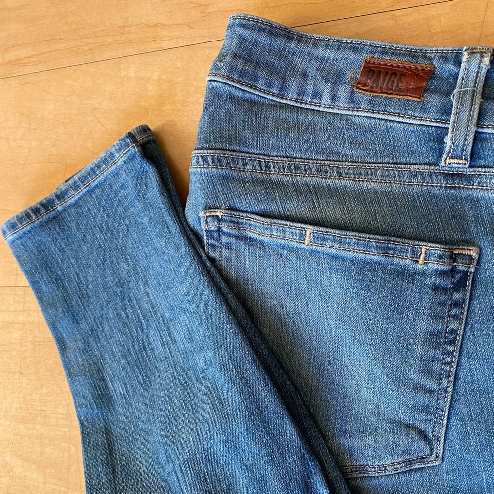 PAIGE cropped blue denim skinny jeans!